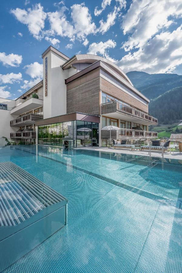 Bergland Design- Und Wellnesshotel Solden Bagian luar foto